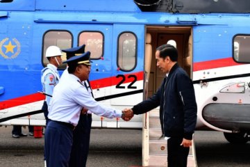 Presiden Jokowi tinjau lokasi banjir dan longsor di Sukajaya