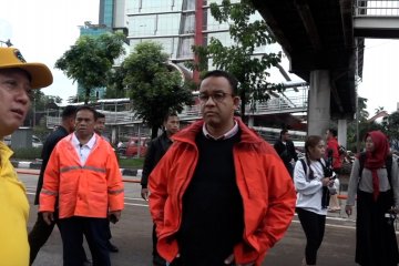 Anies, Basuki, dan Kepala BNPB tinjau sejumlah titik banjir di Jakarta