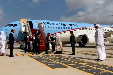 Presiden Jokowi tiba di Abu Dhabi