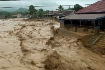 Ribuan rumah terendam dan rusak akibat banjir bandang