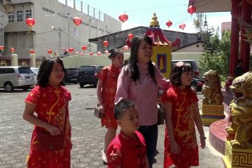 Warga Tionghoa di Ternate rayakan Imlek secara sederhana