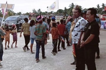 Ribuan jemaat Kristiani Biak gelar parade Pekabaran Injil