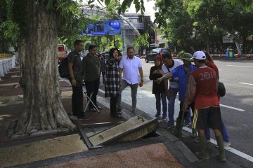 Upaya Wali Kota Risma tangani banjir di Surabaya
