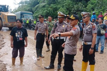 Jalan longsor di Harau Limapuluh Kota telah dapat dilalui