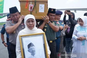 Khofifah ungkap sejumlah pesan Gus Sholah