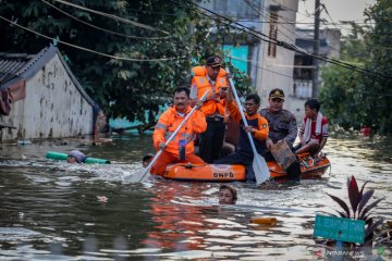 Banjir akibat tanggul jebol