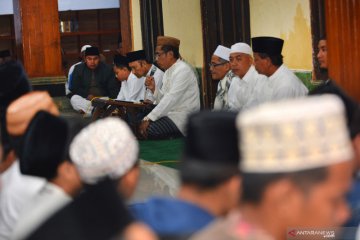 Tahlil wafatnya KH Salahuddin Wahid