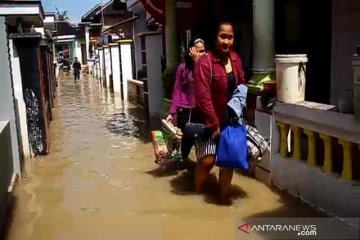 Banjir yang melanda sebagian wilayah Cirebon mulai surut