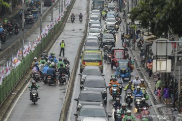Polisi razia pelanggar jalur transjakarta