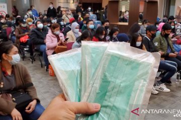 Paket sanitasi disalurkan ke Kemlu untuk WNI di China