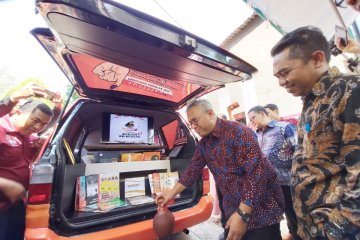 Arief Budiman resmikan pengoperasian Mobil Pintar Pemilu Kota Palu