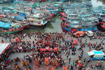 Arak Toa Pe Kong ke pelabuhan