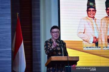 Pejabat pemerintah harus siap ditelepon wartawan 24 jam, kata Menpan