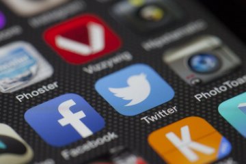 Facebook, Twitter, YouTube terancam diblokir di Rusia