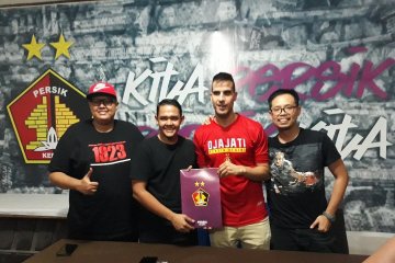 Persik Kediri resmi kontrak Ante Bakmaz