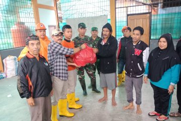 BPBD Solok kirimkan bantuan makanan untuk 160 jiwa terdampak banjir
