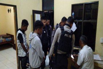 Dit Samapta Polda Papua tangkap dua pengguna ganja di Tanah Hitam