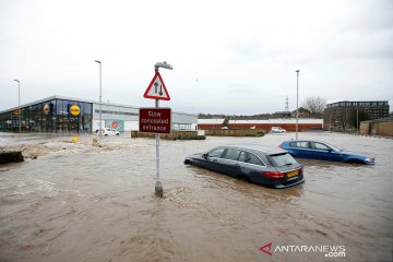 Badai Ciara terjang Inggris, banjir rendam beberapa kota