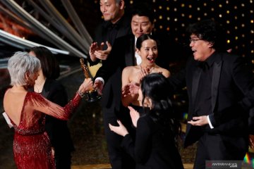 Film Parasite borong empat Piala Oscar