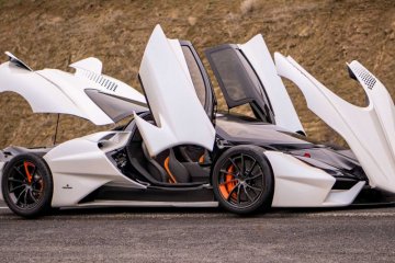 Produksi pertama dari SSC Tuatara muncul di Philadelphia Auto Show