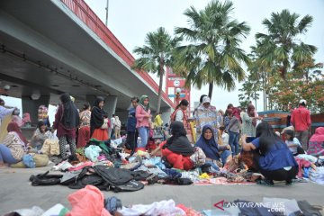 Pasar BJ jadi alternatif belanja baju murah