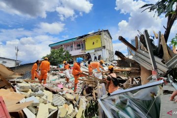 Kerugian indekos tiga lantai roboh ditaksir capai miliaran