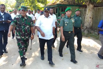 Wakil Menteri PUPR tinjau kondisi perumahan TNI AD di Sorong