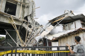 Gedung ambruk di Jakarta