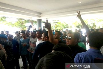 Kongres PAN memanas, kubu Mulfachri dan Zulhasan nyaris bentrok