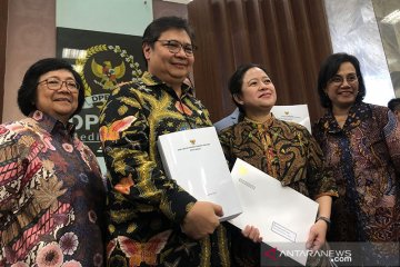 Menko Airlangga serahkan draf Omnibus Law Cipta Kerja ke DPR RI