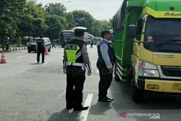 Dishub periksa 125 kendaraan angkutan barang, 20 ditilang