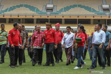 Ketua umum PSSI inspeksi stadion utama Riau jelang Piala Dunia U-20