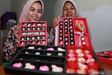Produksi cokelat bertema Valentine