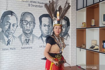 Hayatun tak lelah kenalkan seni Dayak Deyah ke penjuru nusantara