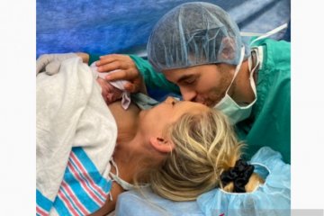 Enrique Iglesias dan Anna Kournikova dikaruniai anak ketiga