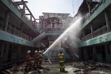 Pemukiman dan bangunan sekolah terbakar di Mangga Besar