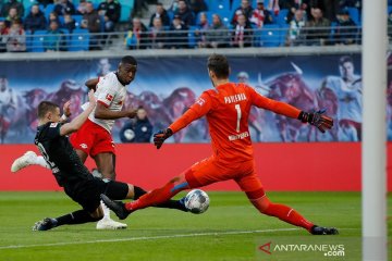Leipzig rebut puncak ketika Leverkusen sodok empat besar