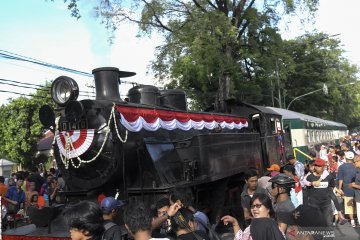 Peluncuran kereta Joko Kendil