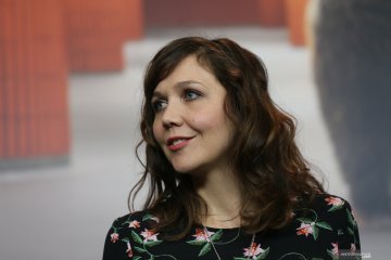 Maggie Gyllenhaal debut jadi sutradara di film "The Lost Daughter"