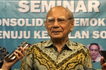 Emil Salim dorong pemerintah genjot pembangunan di daerah