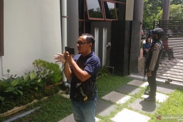 Penyidik KPK periksa ruangan Ketua dan Sekretaris DPRD Tulungagung