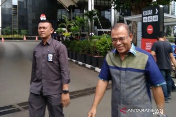 Politikus Demokrat Yosef Badeoda ditanya keberadaan Hiendra Soenjoto