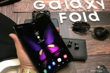 Material Galaxy Z Fold 2 lebih kuat dibanding versi sebelumnya