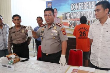 Polresta Manado tangkap satu tersangka dengan 32 paket sabu-sabu