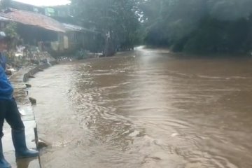 Kenaikan muka air Kali Ciliwung terpantau di Kelurahan Pengadegan