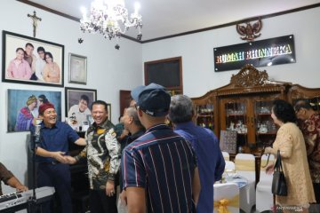 Mantan komisioner KPK Saut Situmorang gagas Rumah Bhinneka