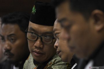 Mantan Menpora Imam Nahrawi debat eks deputi Kemenpora dalam sidang