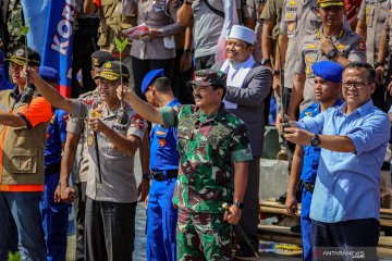 Panglima TNI tanam 20.000 pohon bakau di pesisir Tangerang