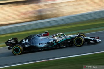 Mercedes tercepat pada pekan pertama tes Barcelona, Ferrari khawatir