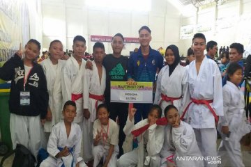 Tim karate Sulteng raih sembilan medali di kejuaraan Kajati Sulut